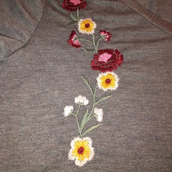 Soft floral T-shirt - Picture 3 of 3